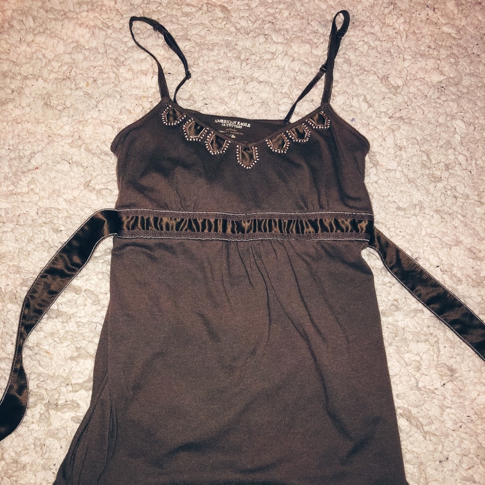 brown tank top